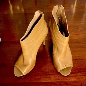 Vince Camuto Frank Camel Booties